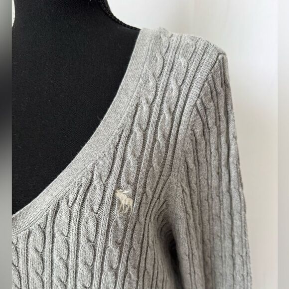 Abercrombie & Fitch Cable Knit Sweater Women’s Gray V-Neck Sz L Preppy Academia - Picture 4 of 4